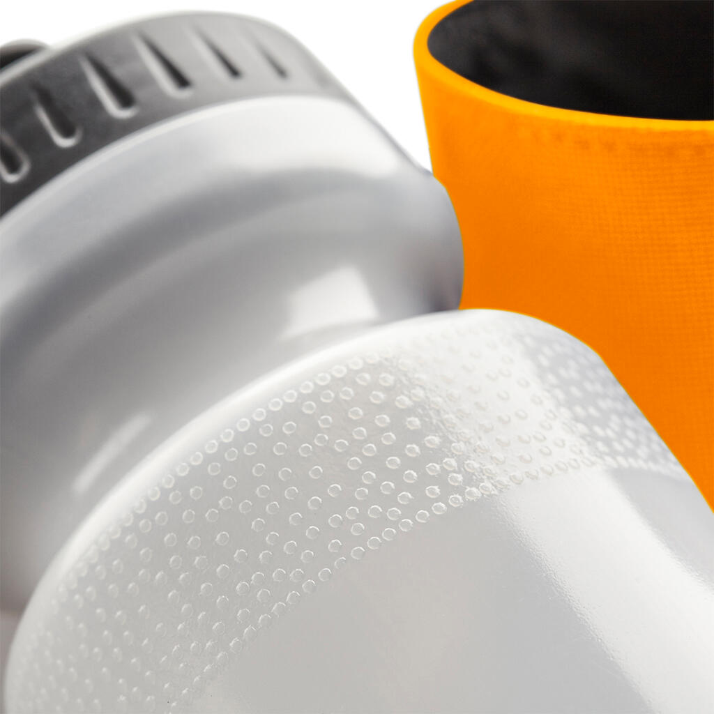 Wasserflasche mit Halter