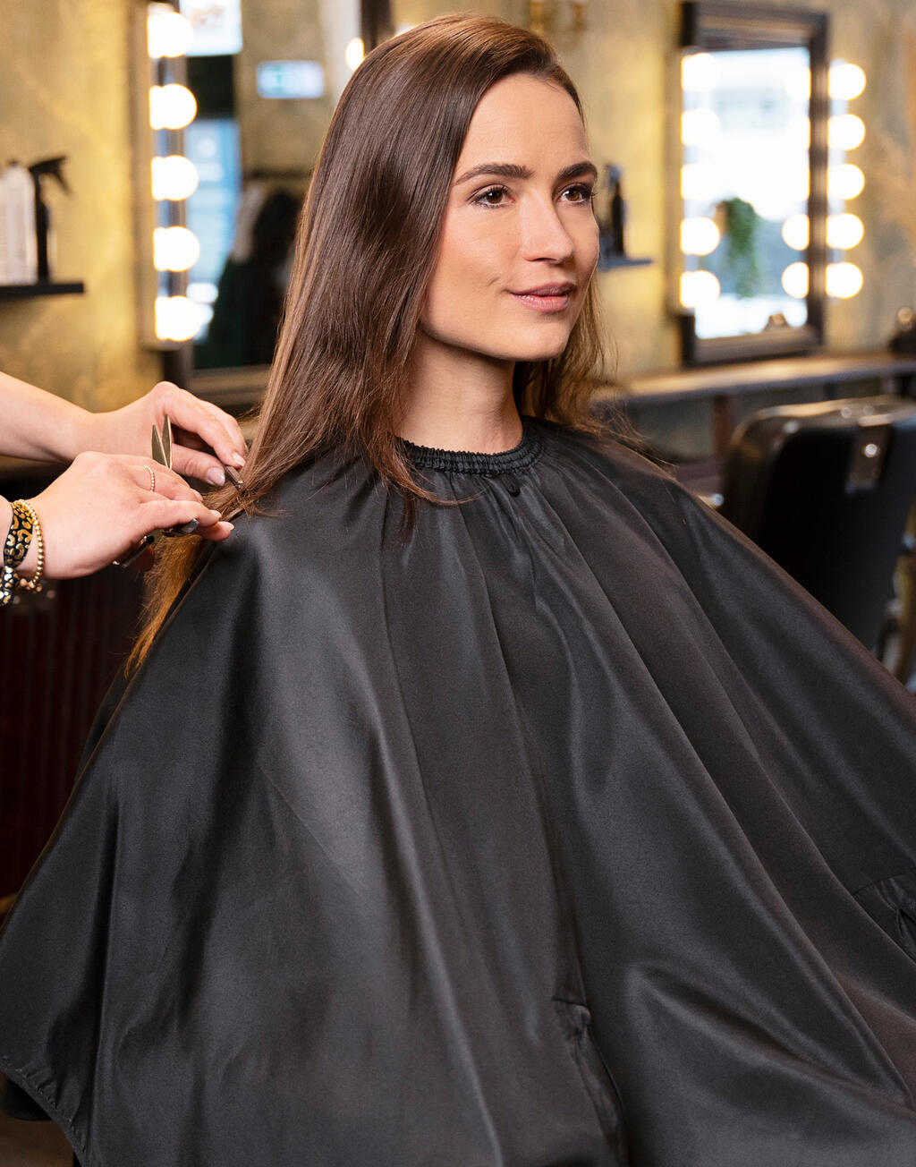 Friseurumhang mit Handgriffen