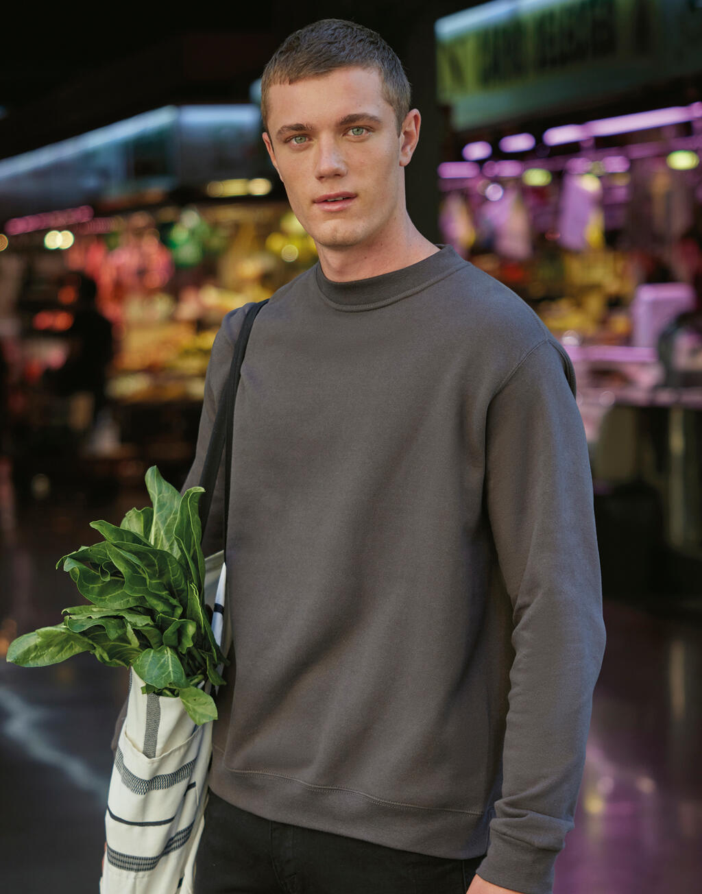Sweatshirt