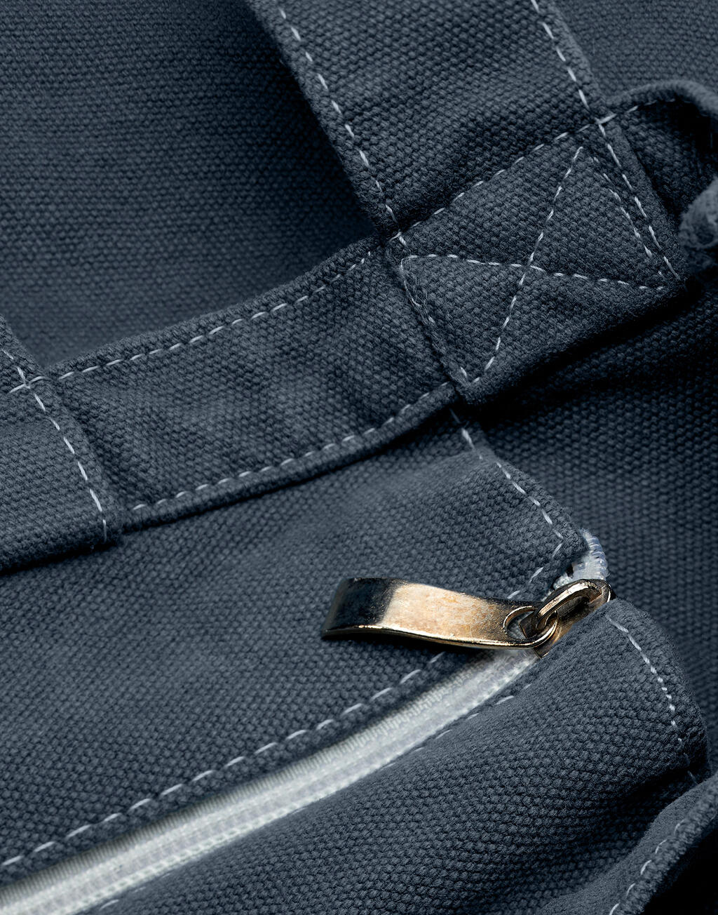 Zipped Canvas Shopper