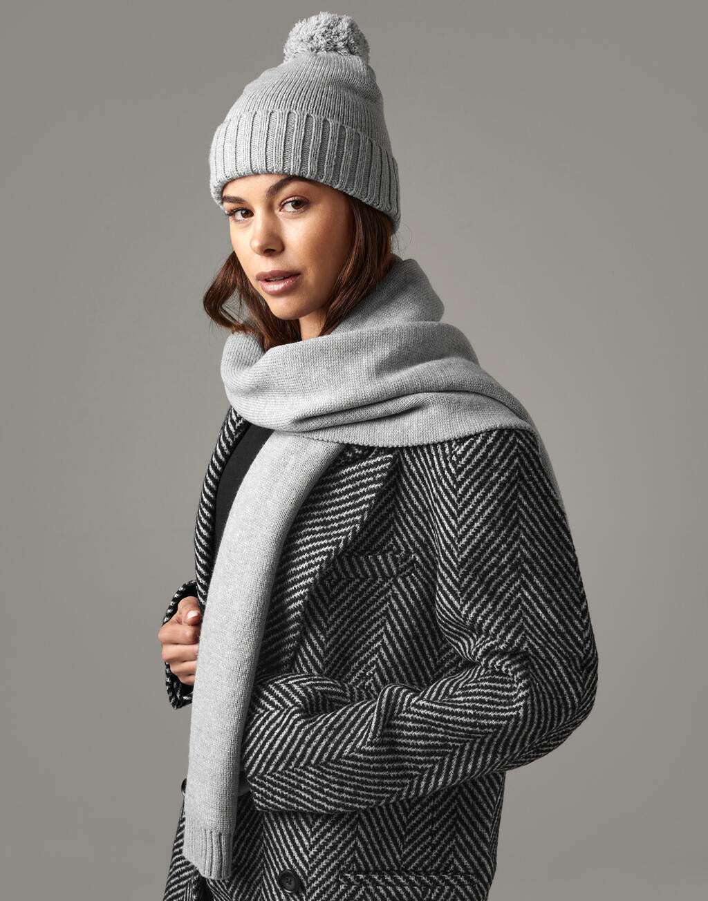 Strickschal und Beanie Set