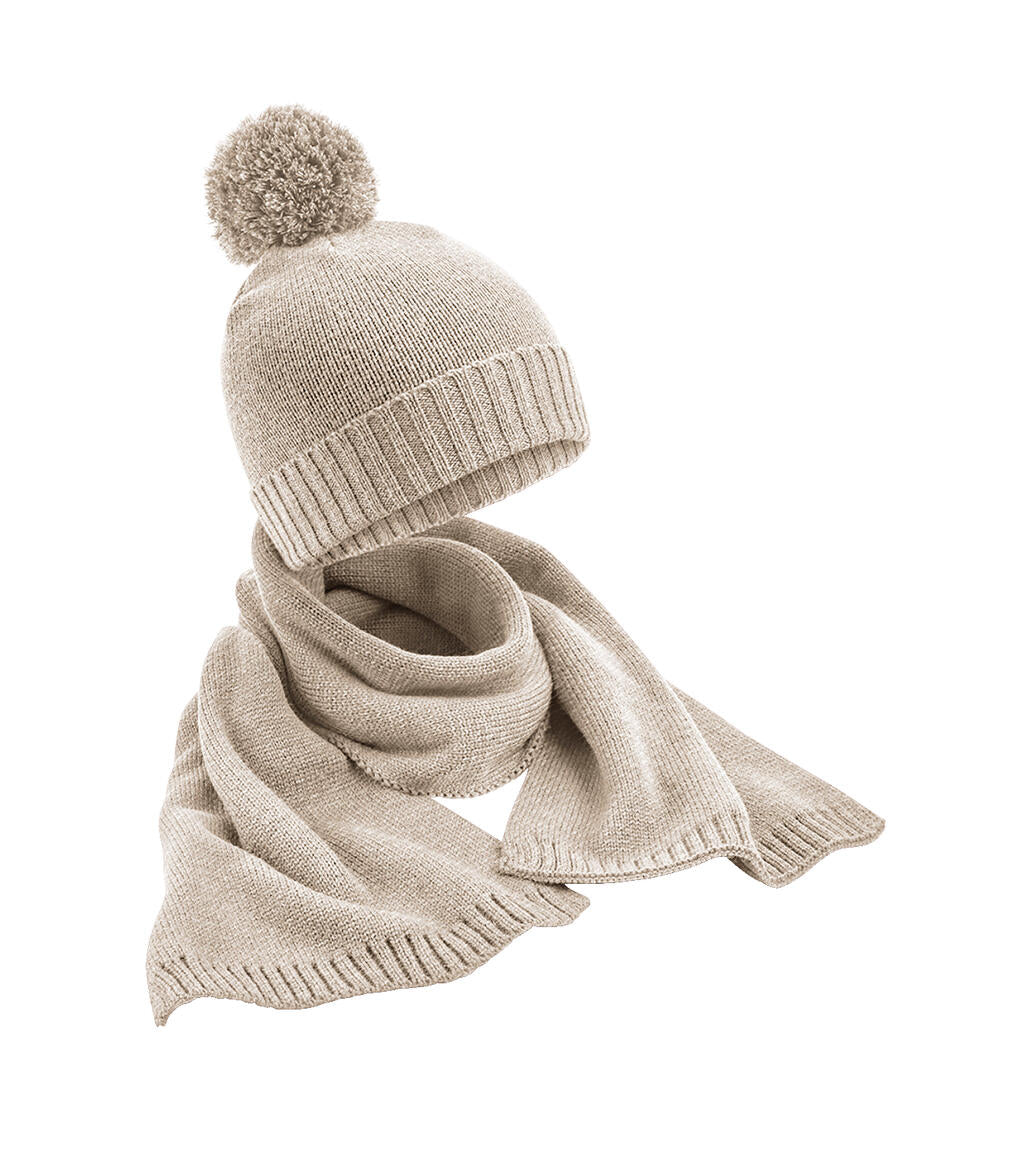 Strickschal und Beanie Set