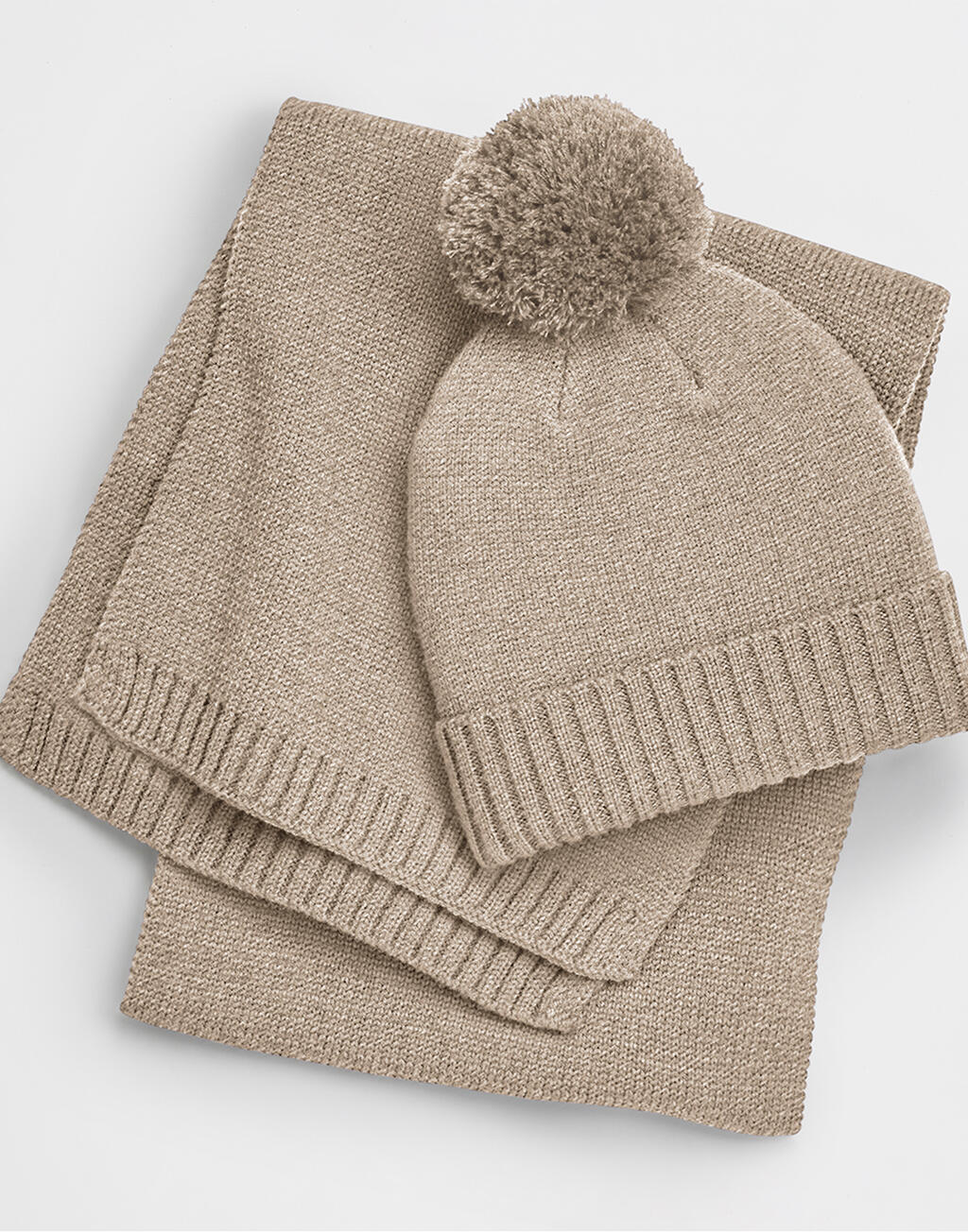 Strickschal und Beanie Set